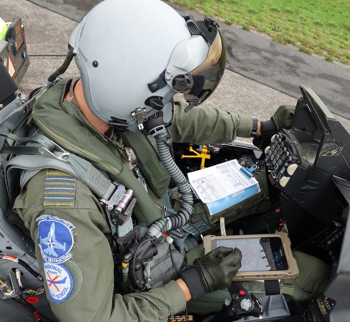 f-16-tablet-4.jpg