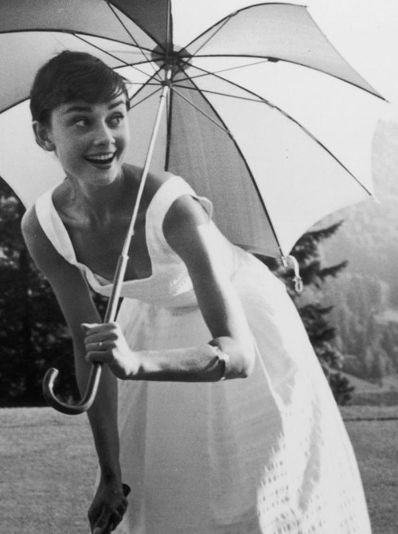 audrey_hepburn_smiling__playing_golf-2562.jpg