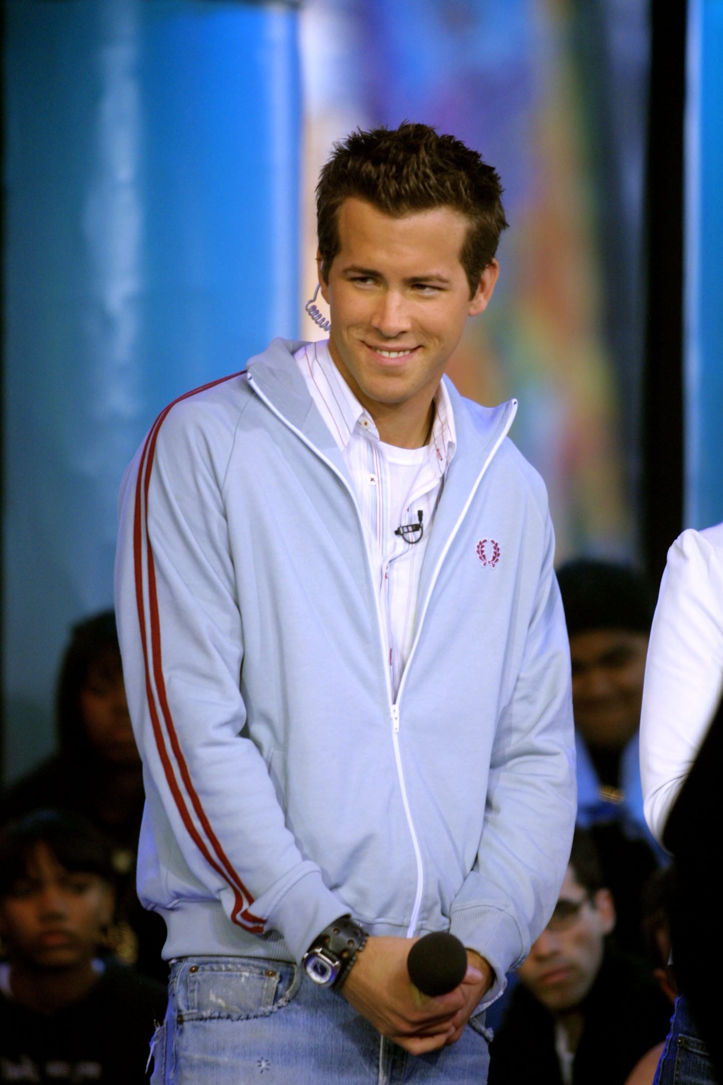 Ryan-Reynolds-special-celebrity-host-TRL-2002.jpg