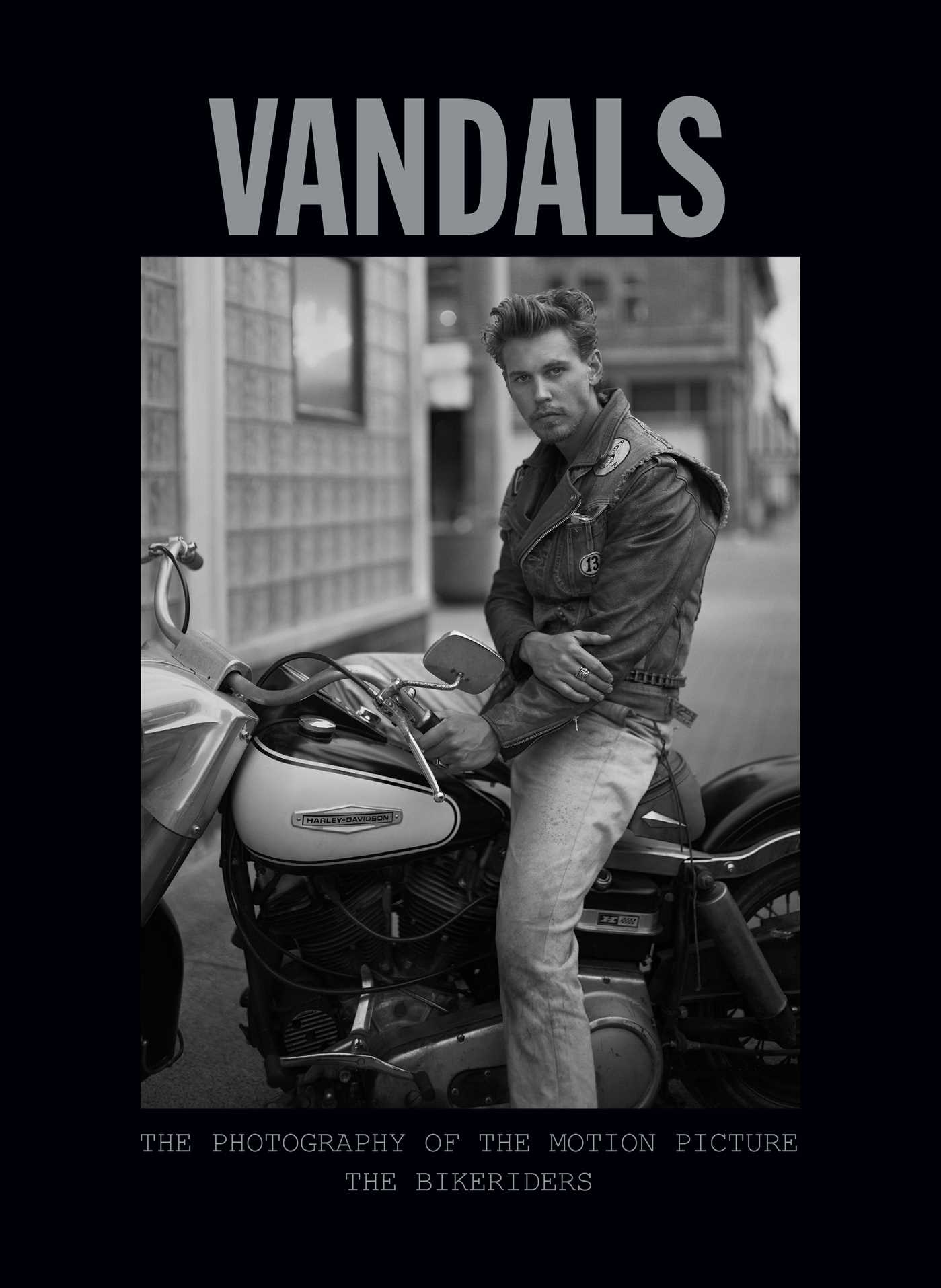 vandals-the-photography-of-the-bikeriders-9798886632644_hr.jpg