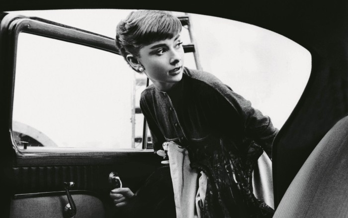 Audrey-Hepburn-entering-a-car-700x438.jpg
