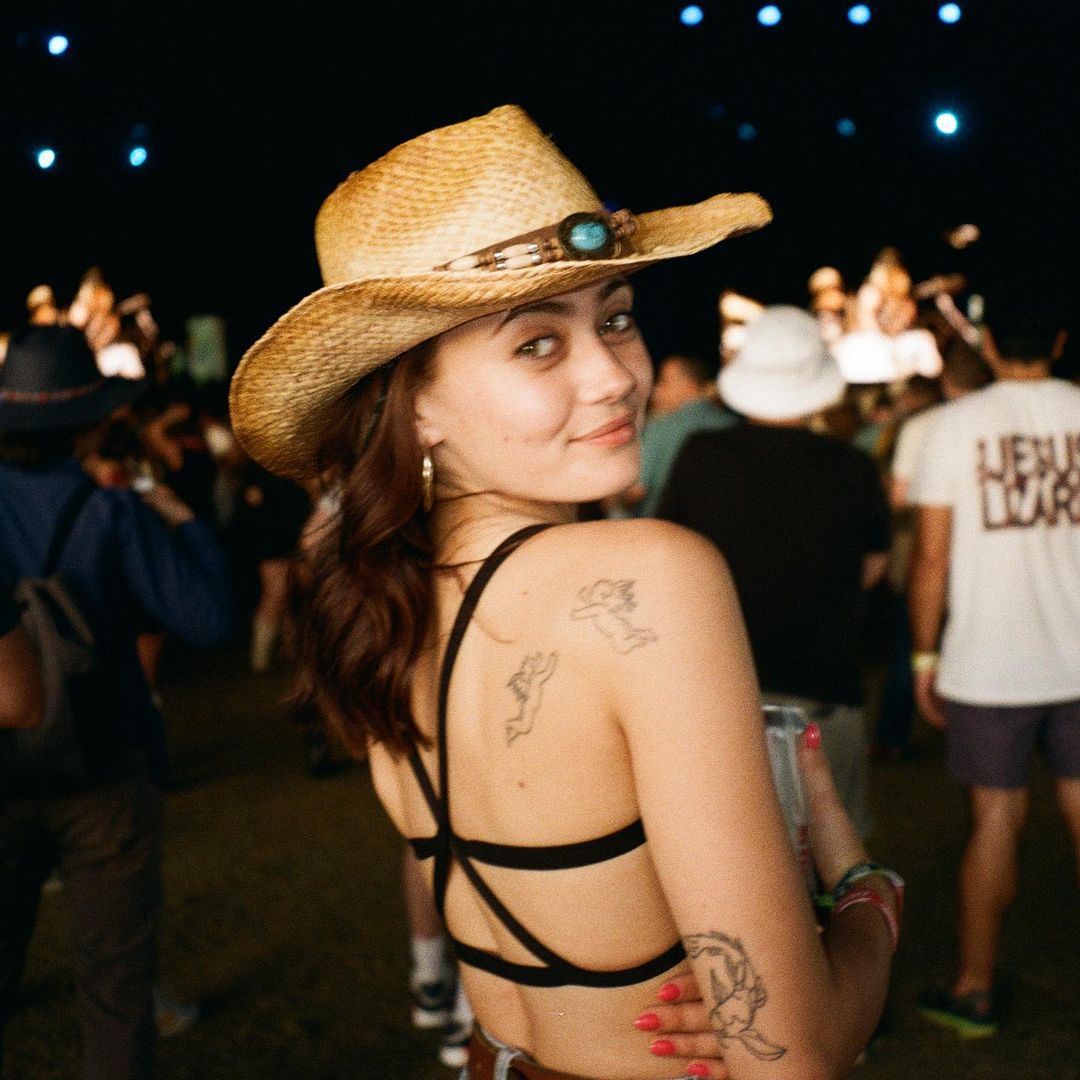Throwback @stagecoach dump from over the years!!   We heart country and we REALLY heart this festival !!!!! Genuinely some of my happiest memories have been made at Stagecoach it’s such a fun and magical place, I can’t WAIT to go again this year (.jp