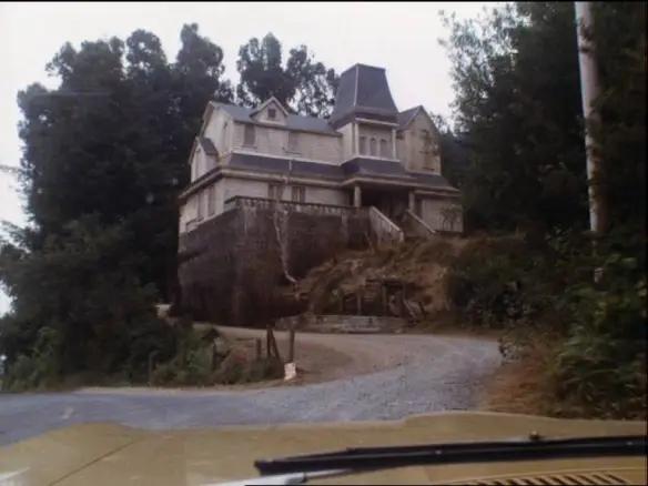 the-marsten-house-salem_s-lot-1979-scene-from-movie.png