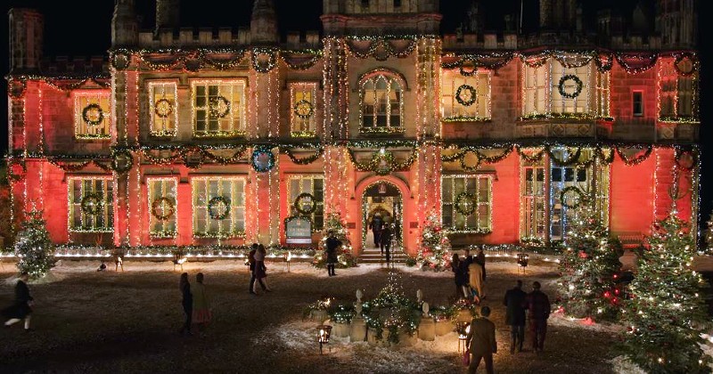 Dun-Dunbar-Castle-in-Christmas-Lights.jpg