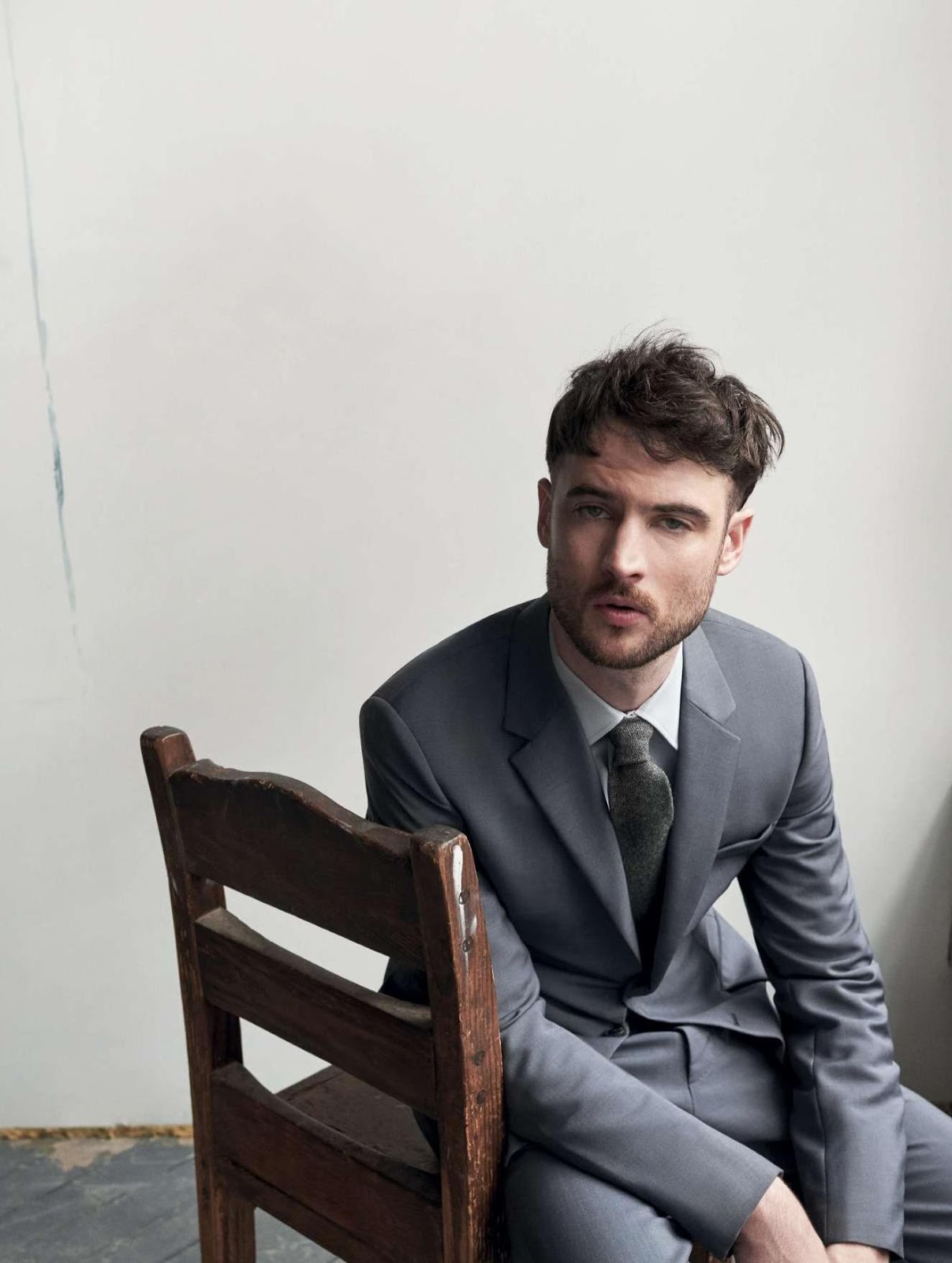 tom-sturridge-lofficiel-hommes-italia-05.jpg