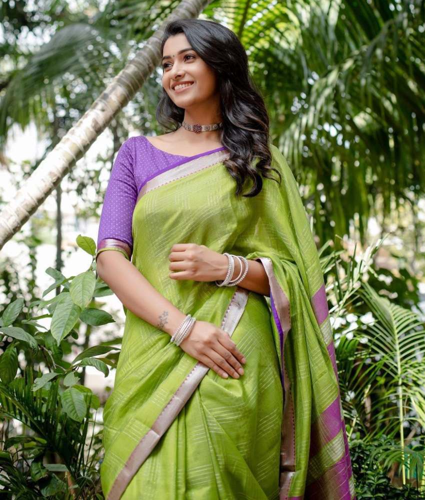 priya-bhavani-shankar-in-a-parrot-green-purple-silk-saree.jpg