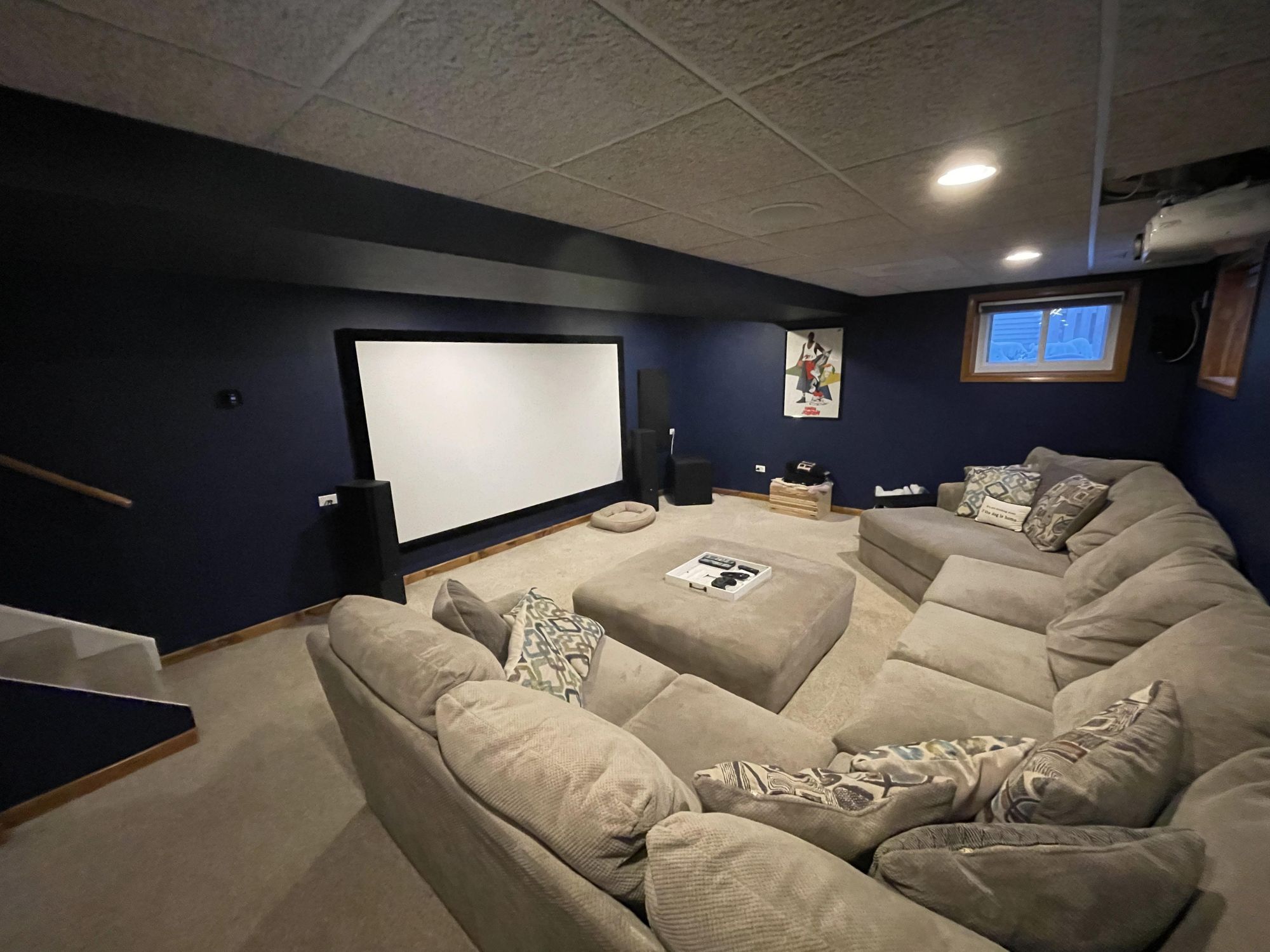 finally-made-my-basement-theater-dream-a-reality-v0-jypzw98bdif81.jpg