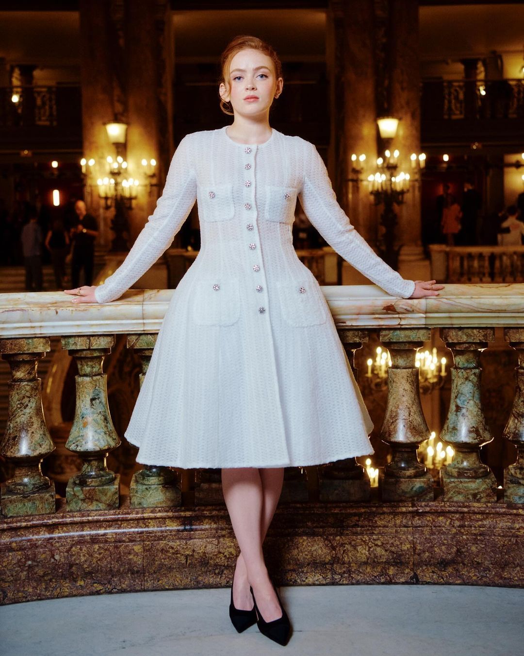 #_Chanel, Paris moda haftasının ikinci gününde barok tarihinden ve opera sanatından ilham aldığı y...anı ayıran kreatif direktör Virginie Viard’ım imzasını taşıyan son koleksiyonu #_NaomiCampbell, #_KeiraKnightley, #_.jpg
