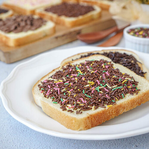 Broodje-Hagelslag-Dutch-Bread-with-Sprinkles-4-of-4-500x500.jpg