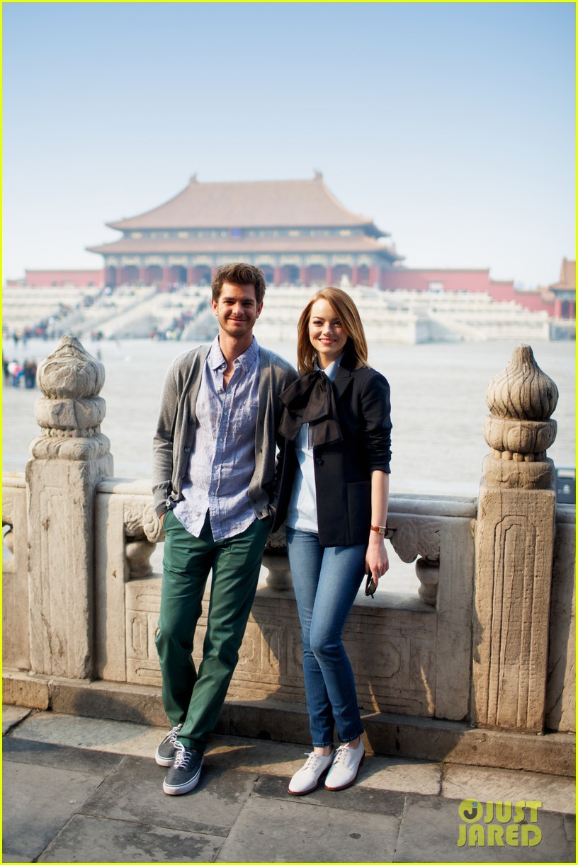emma-stone-andrew-garfield-keep-touring-asia-continue-being-the-cutest-couple-06.jpg