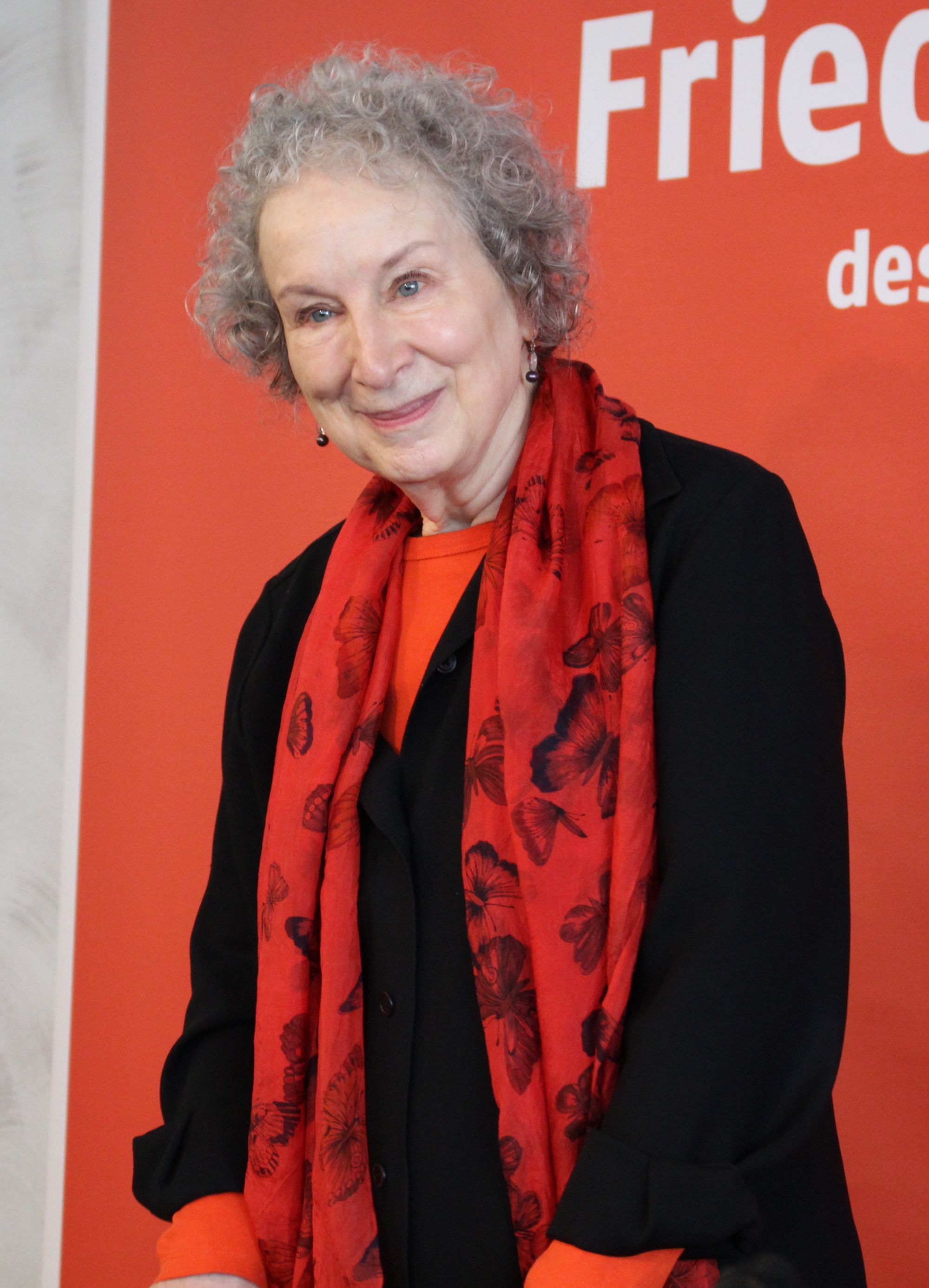 Margaret_Atwood_-_Foire_du_Livre_de_Francfort_(37025811914).jpg