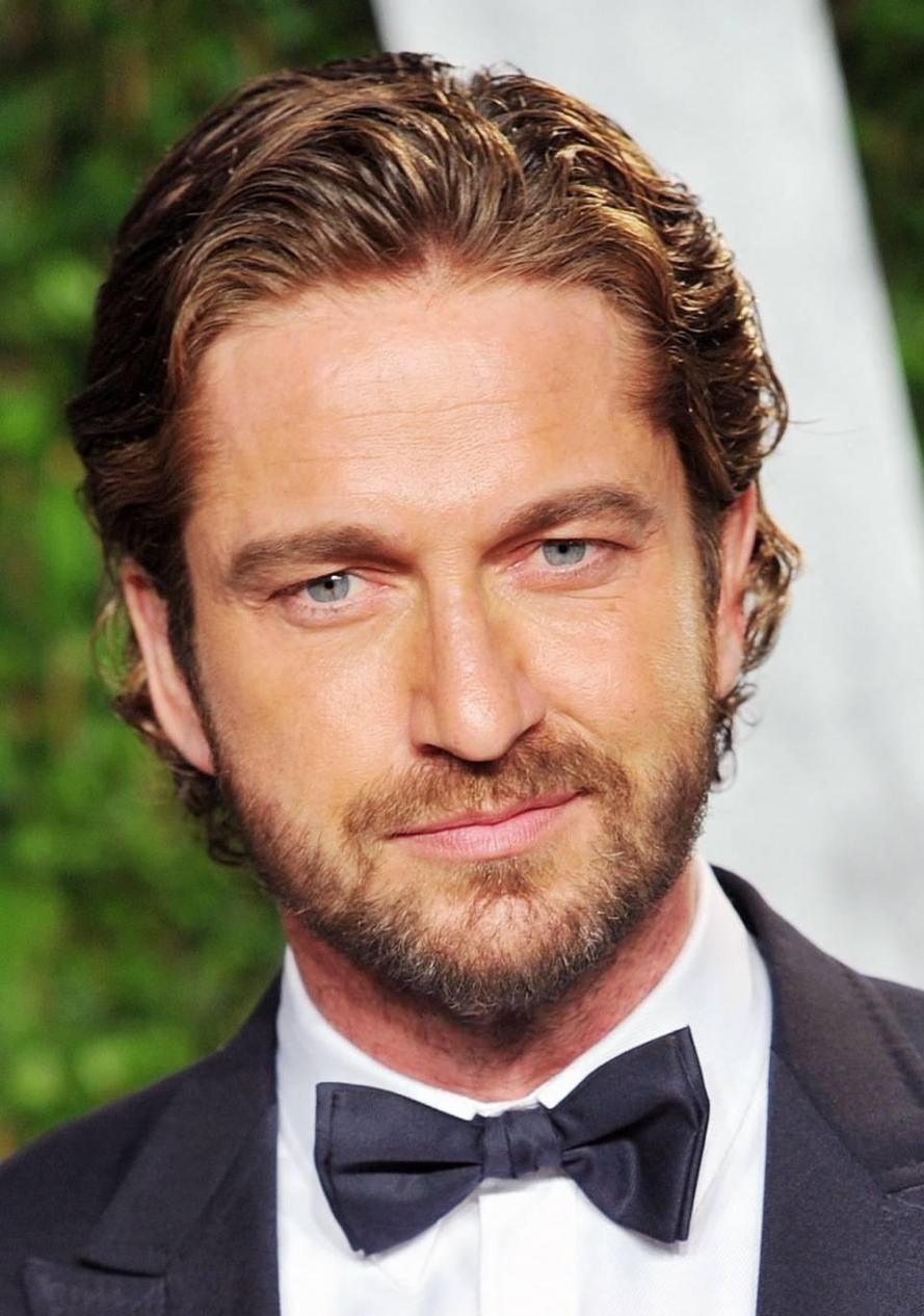 gerard-butler-with-curly-hair-1822568666.jpg