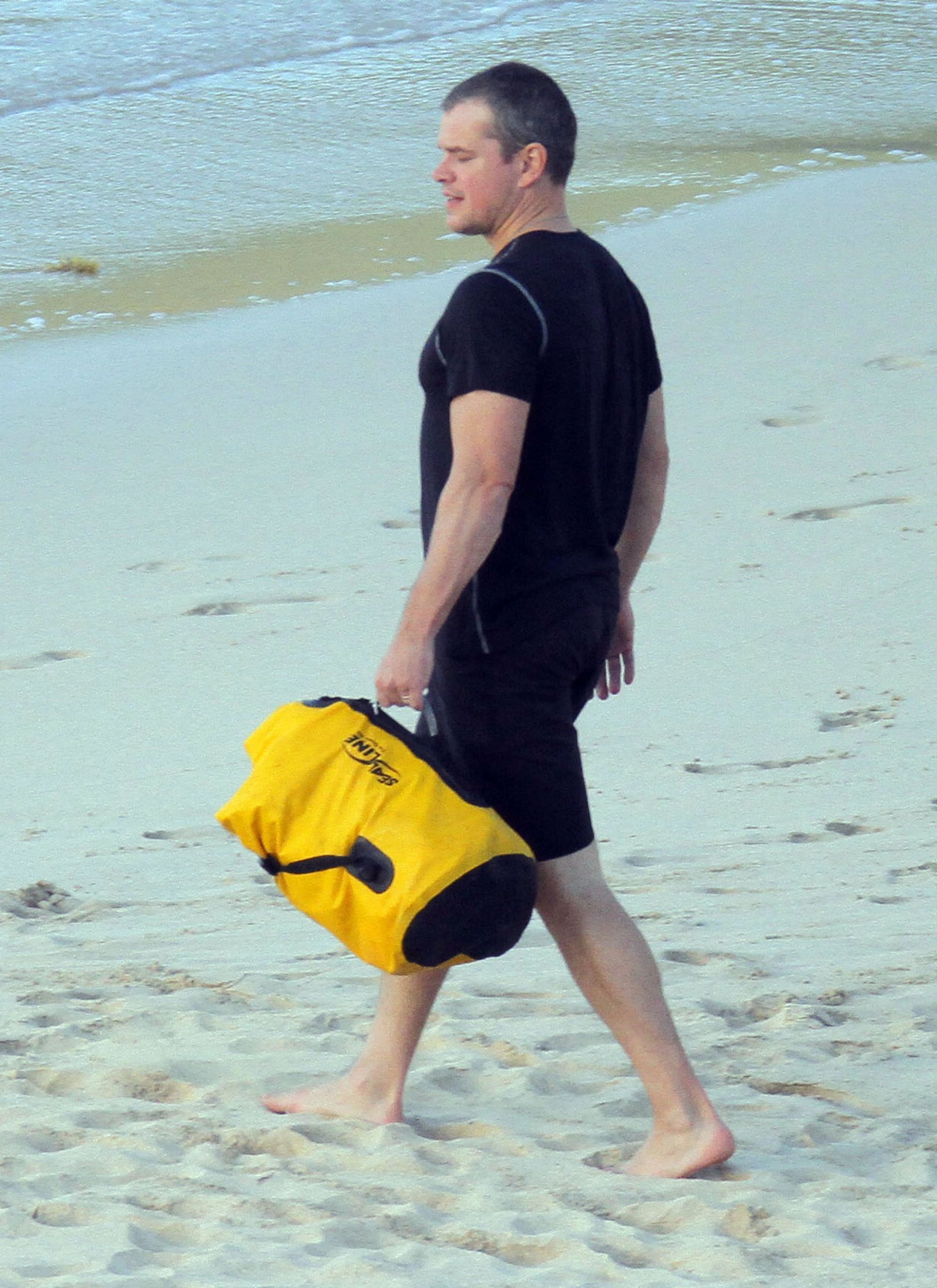 Matt-Damon-swam-rash-guard (1).jpg