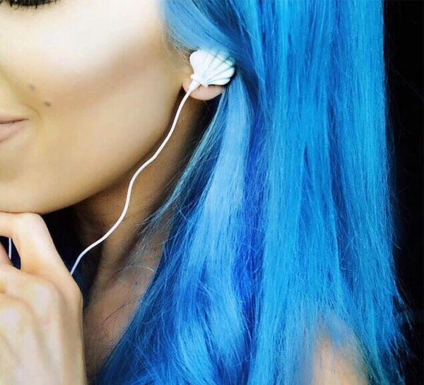 blue_hair_shellphones_grande.jpg