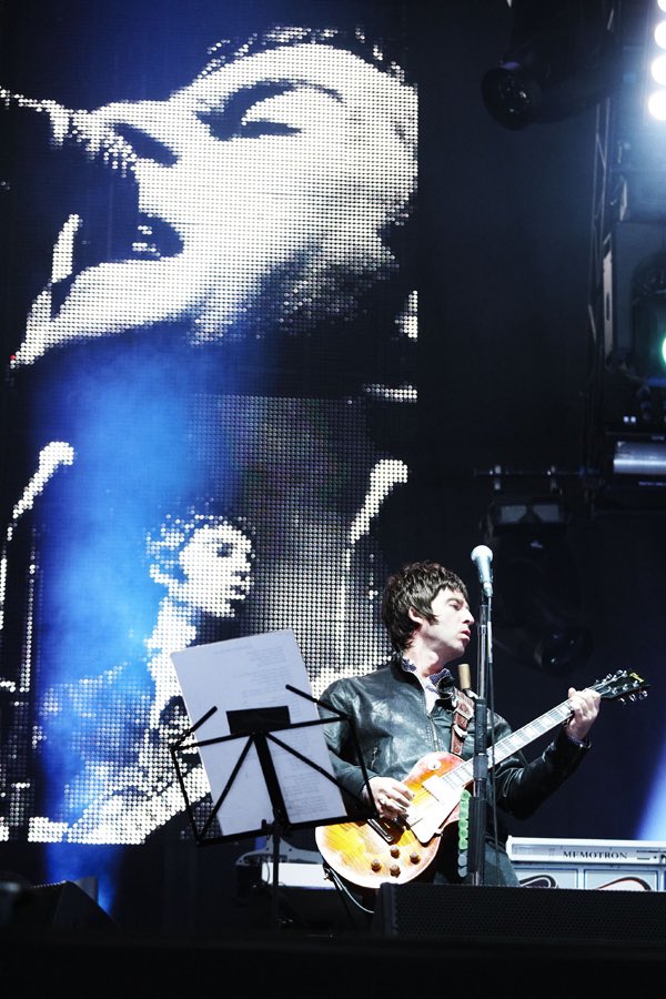 Oasis, Wembley Stadium, 2009.jpeg