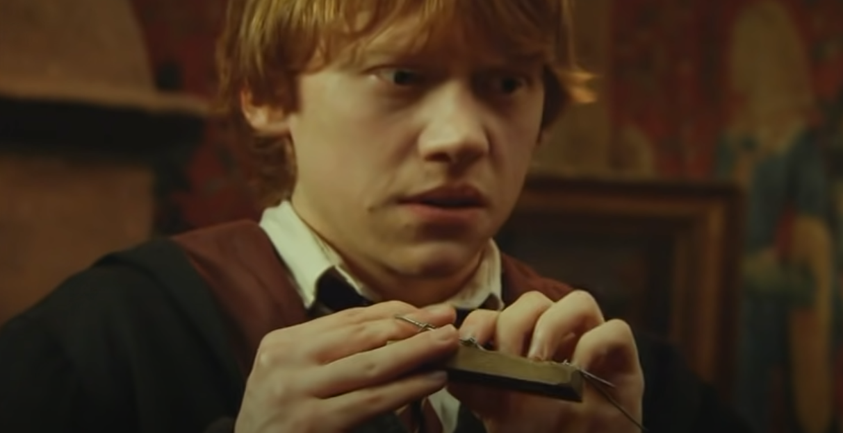 Ron's_finger_was_caught_by_a_mousetrap.png