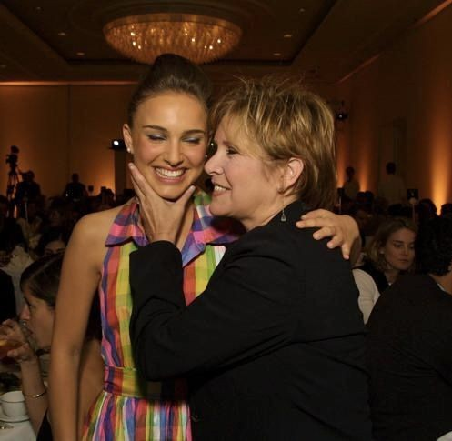 natalie-portman-meeting-carrie-fisher-i-just-want-to-remind-v0-t74ierzrt96a1.png