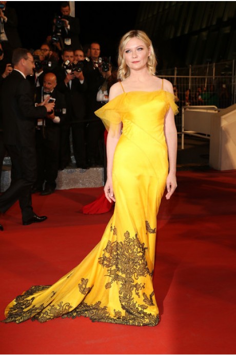 kirsten_dunst_69th_cannes_film_festival_red_carpet_2016_yellow_dress__4.jpg