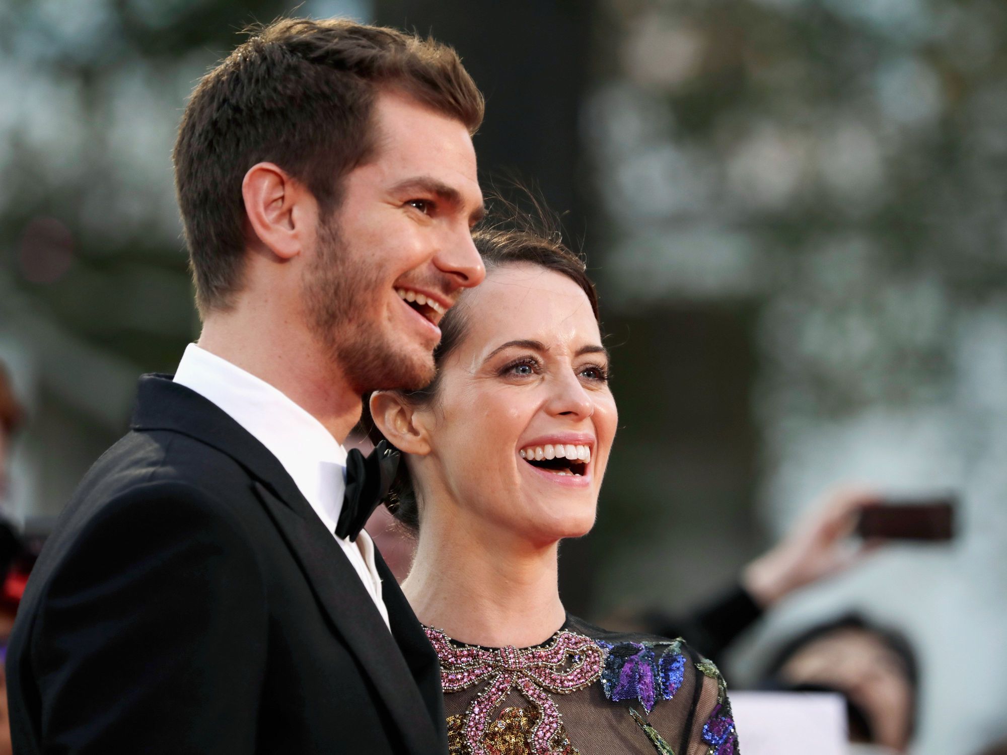 andrew-garfield-and-claire-foy-1508937249.jpg