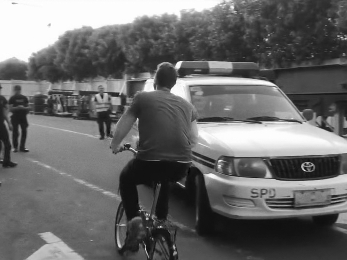 Coldplay.A.Head.Full.of.Dreams.2018.1080p.WEBRip.x265-RARBG.mp4_003636257.jpg