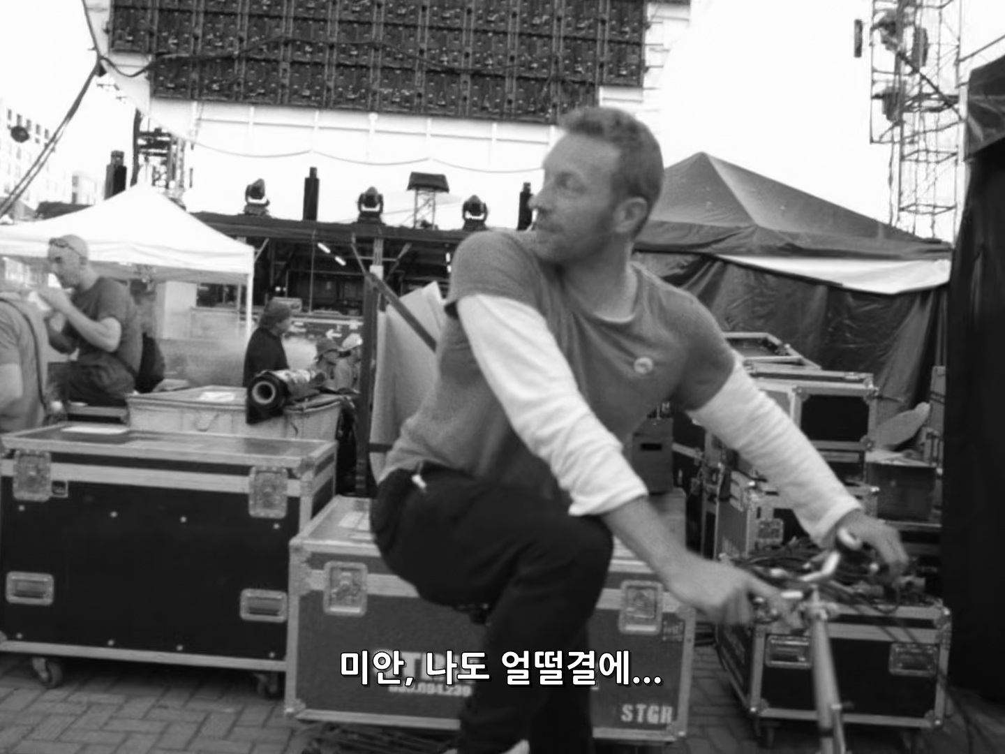 Coldplay.A.Head.Full.of.Dreams.2018.1080p.WEBRip.x265-RARBG.mp4_003641012.jpg
