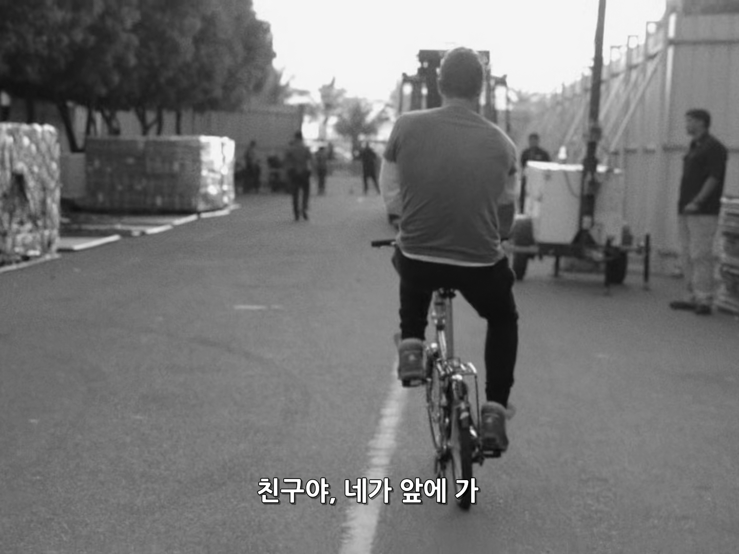 Coldplay.A.Head.Full.of.Dreams.2018.1080p.WEBRip.x265-RARBG.mp4_003607270.jpg