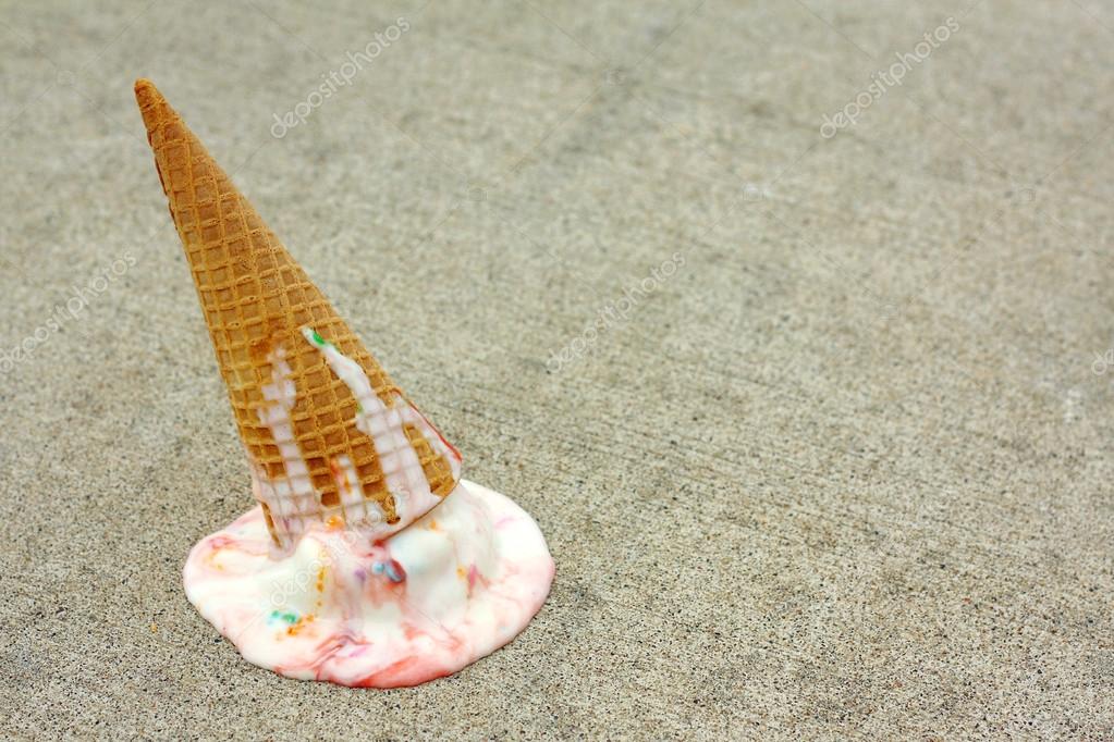 depositphotos_31651767-stock-photo-dropped-ice-cream-cone.jpg
