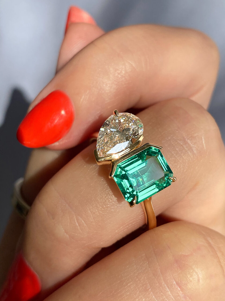 emerald-and-diamond-toi-et-moi-ring.jpg