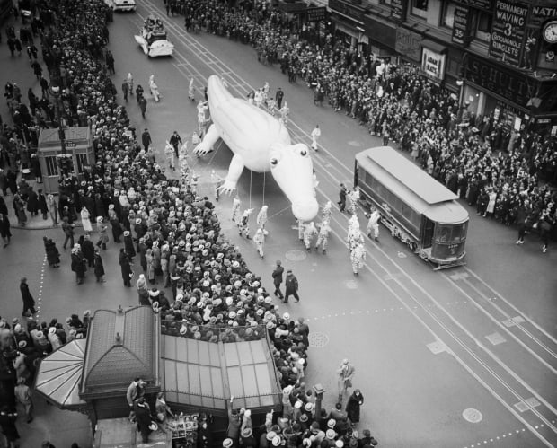 macys-thanksgiving-day-parade-getty-515571300.jpg