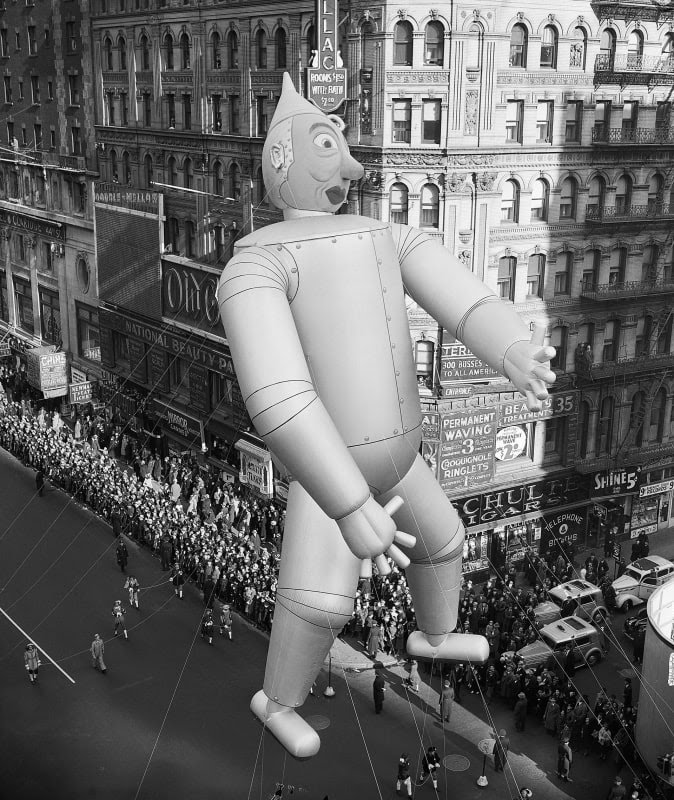 macys-thanksgiving-day-parade-getty-515303114.jpg