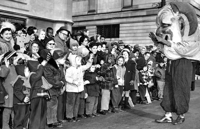 macys-thanksgiving-day-parade-getty-97219945.jpg