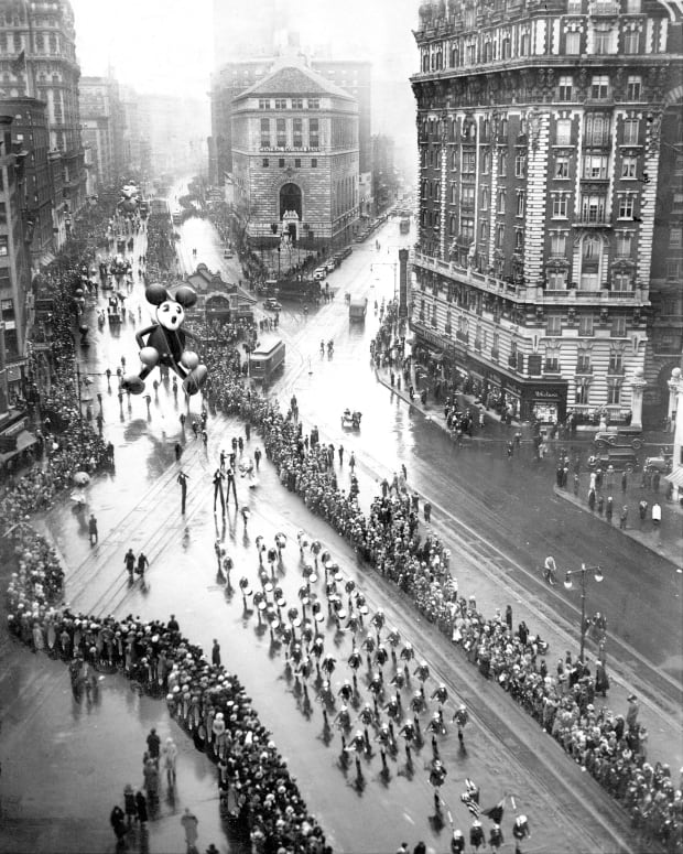 macys-thanksgiving-day-parade-1934.jpg