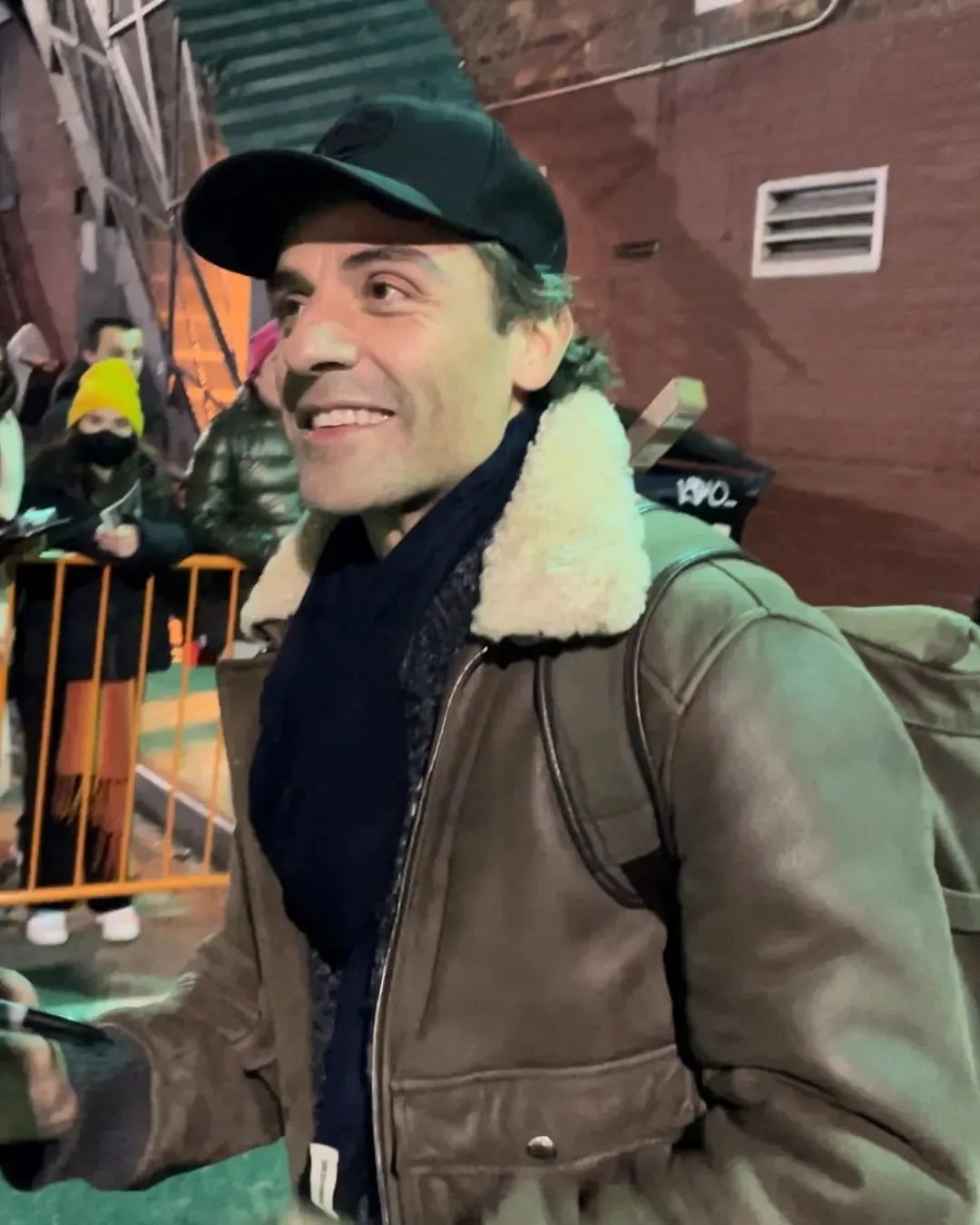 oscarisaac.latam_20230225_p_3045772292424470063_7_3045772286527353153.webp.jpg