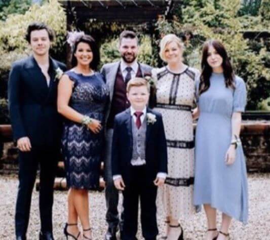 Amy Twist with her son, brother Mike Twist and stepmother Anne and siblings Harry and Gemma.-1594655834749.jpg