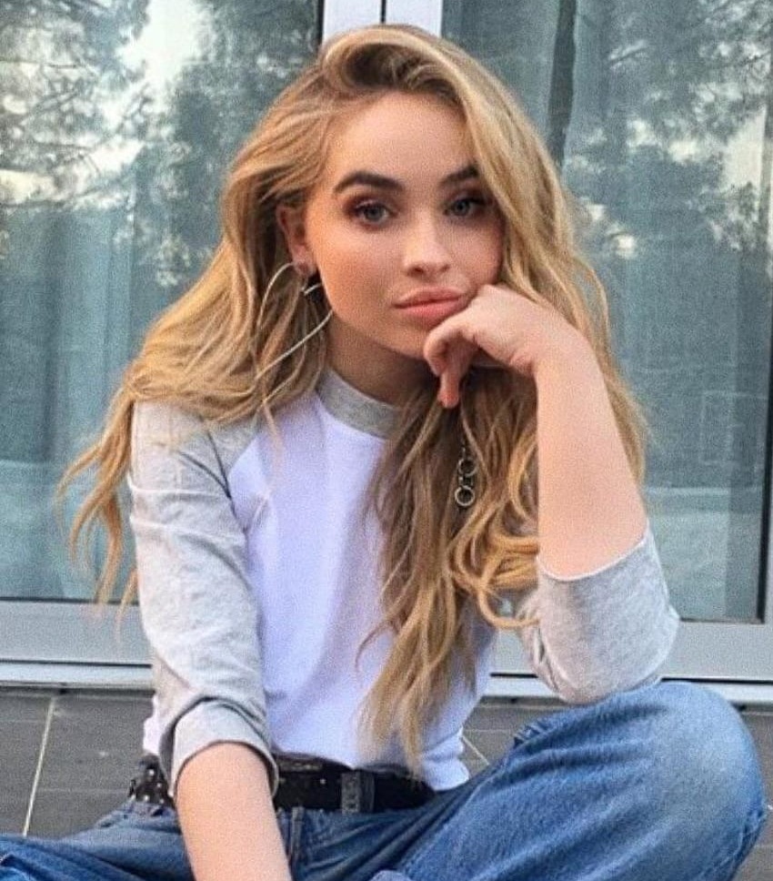 desktop-wallpaper-sabrina-carpenter-phone-sabrina.jpg