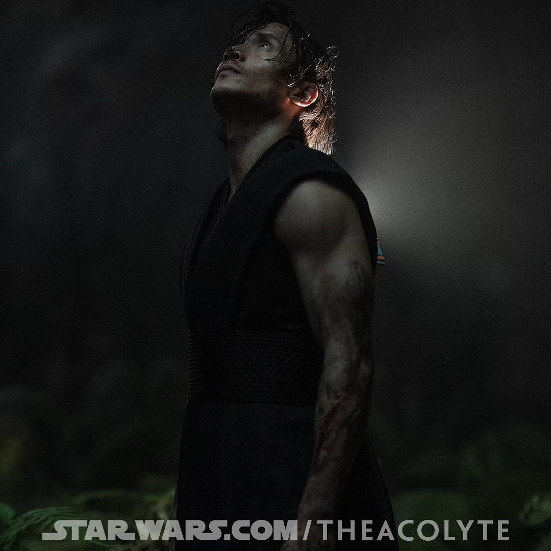 “We wanted him to move like something we’ve never seen before- quick, yet powerful, but also sneaky.”#_TheAcolyte’s Manny Jacinto talks physical training and being haunted by the Stranger.Tap the .heic (1).jpg