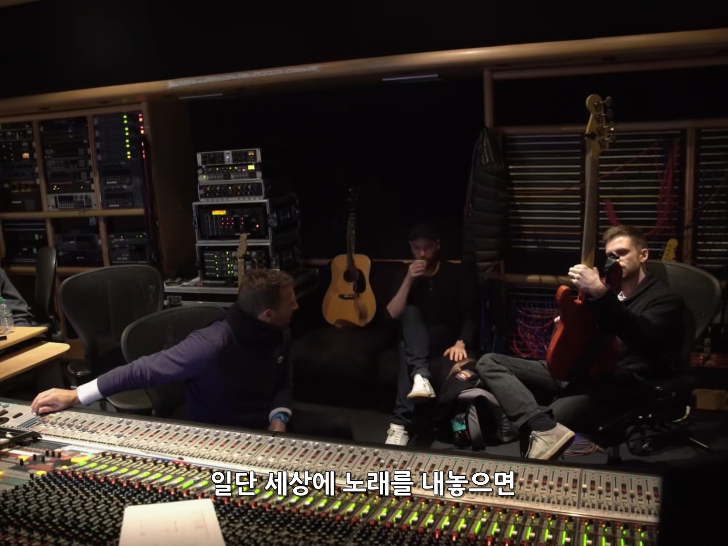 Coldplay.A.Head.Full.of.Dreams.2018.1080p.WEBRip.x265-RARBG.mp4_003853015.jpg Coldplay.A.Head.Full.of.Dreams.2018.1080p.WEBRip.x265-RARBG.mp4_003853015.jpg