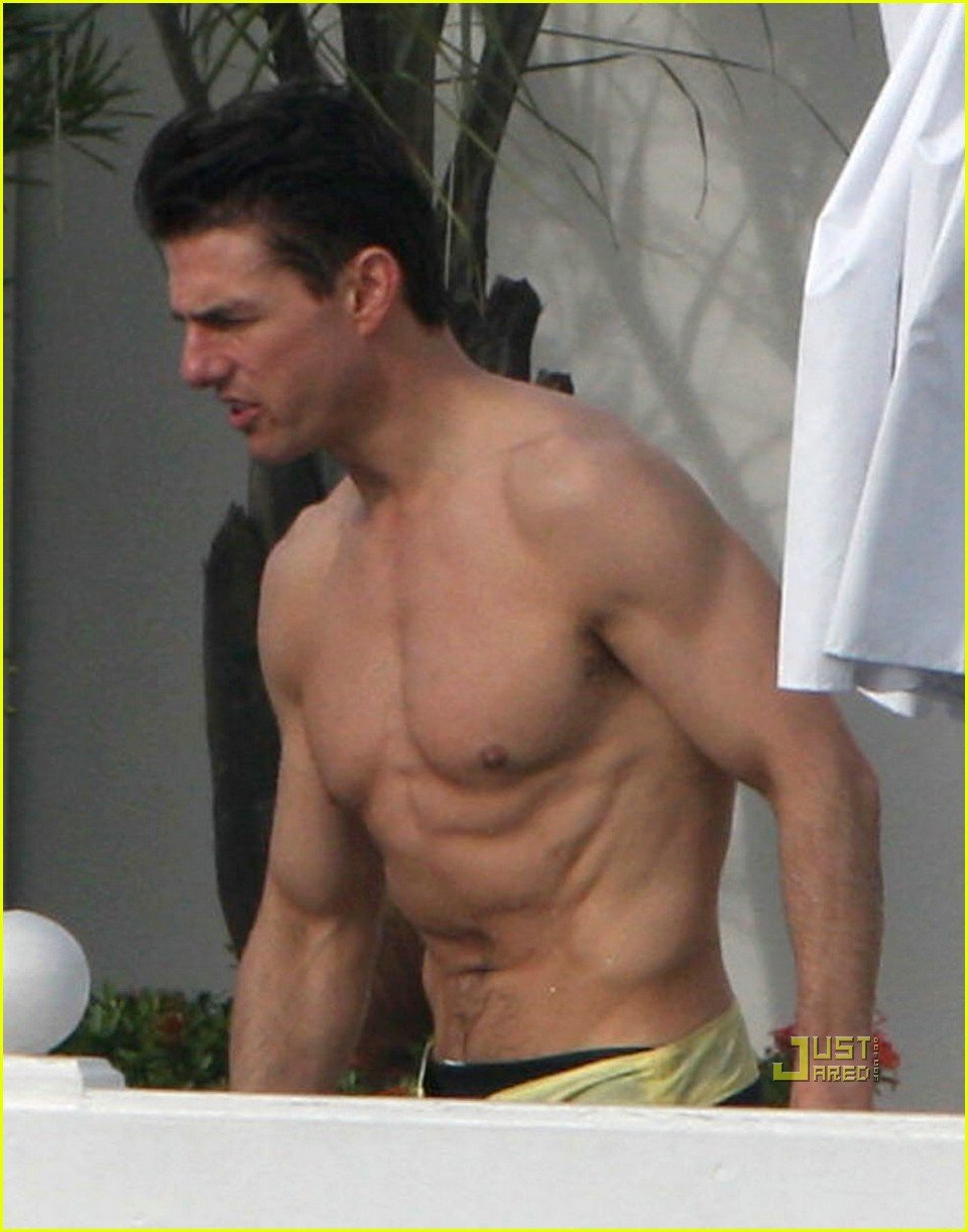 tom-cruise-ripplings-abs-01.jpg