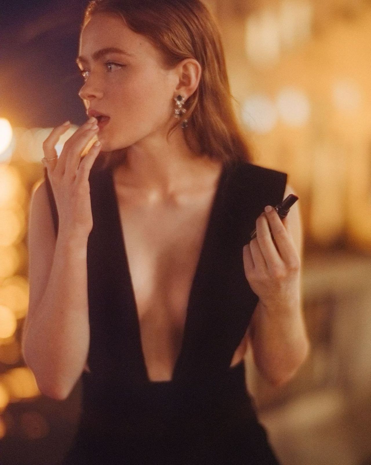 sadie-sink-portraits-at-armani-beauty-private-dinner-at-venice-film-festival-september-2022-0.jpg