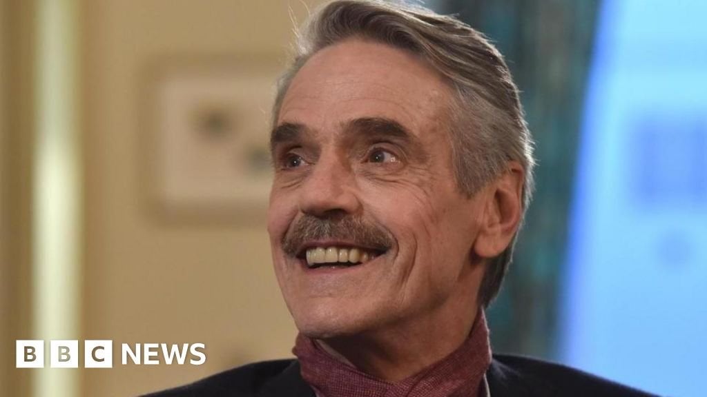 actor-jeremy-irons-secures-home-for-refugees-v0-zhRu43TaiuKY-83r3eAqXDcSNskQVEJHhUf-N25UKGQ.jpg