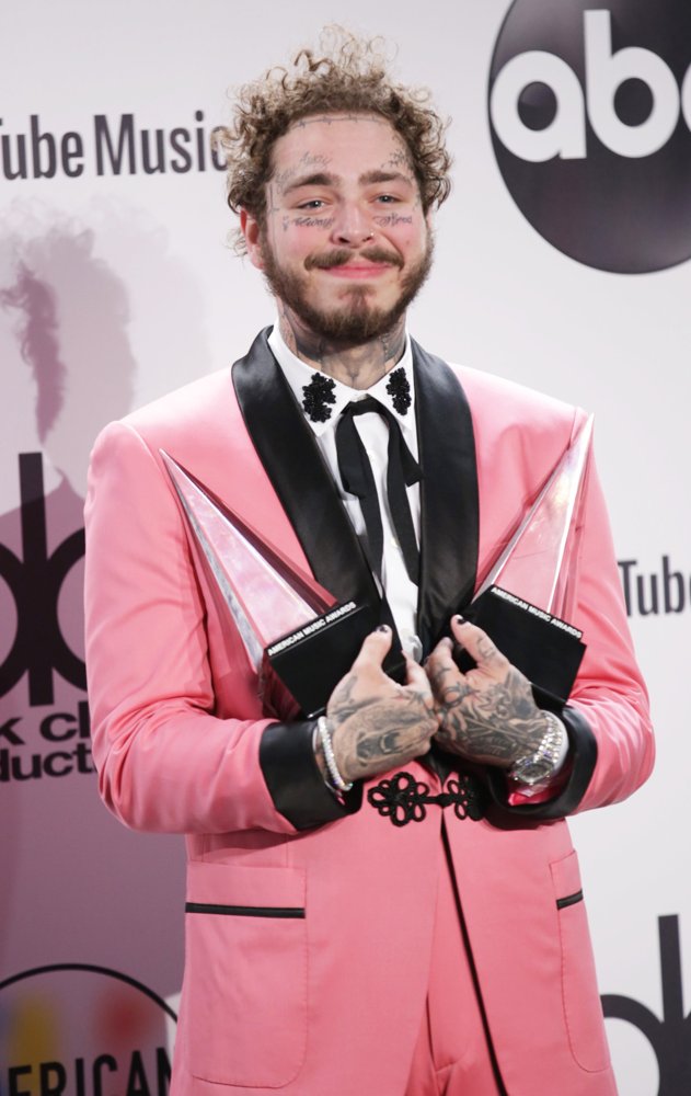 post-malone-2018-american-music-awards-press-room-01.jpg