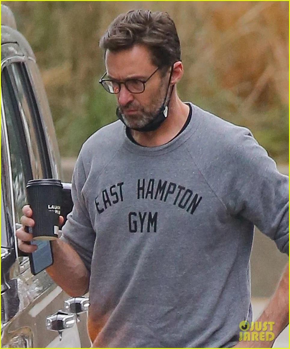 hugh-jackman-coffee-run-in-the-hamptons-04.webp.jpg