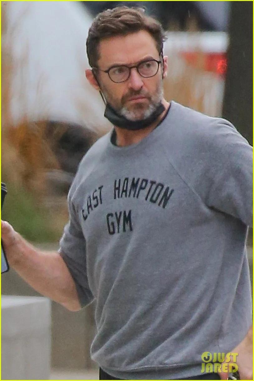 hugh-jackman-coffee-run-in-the-hamptons-02.webp.jpg