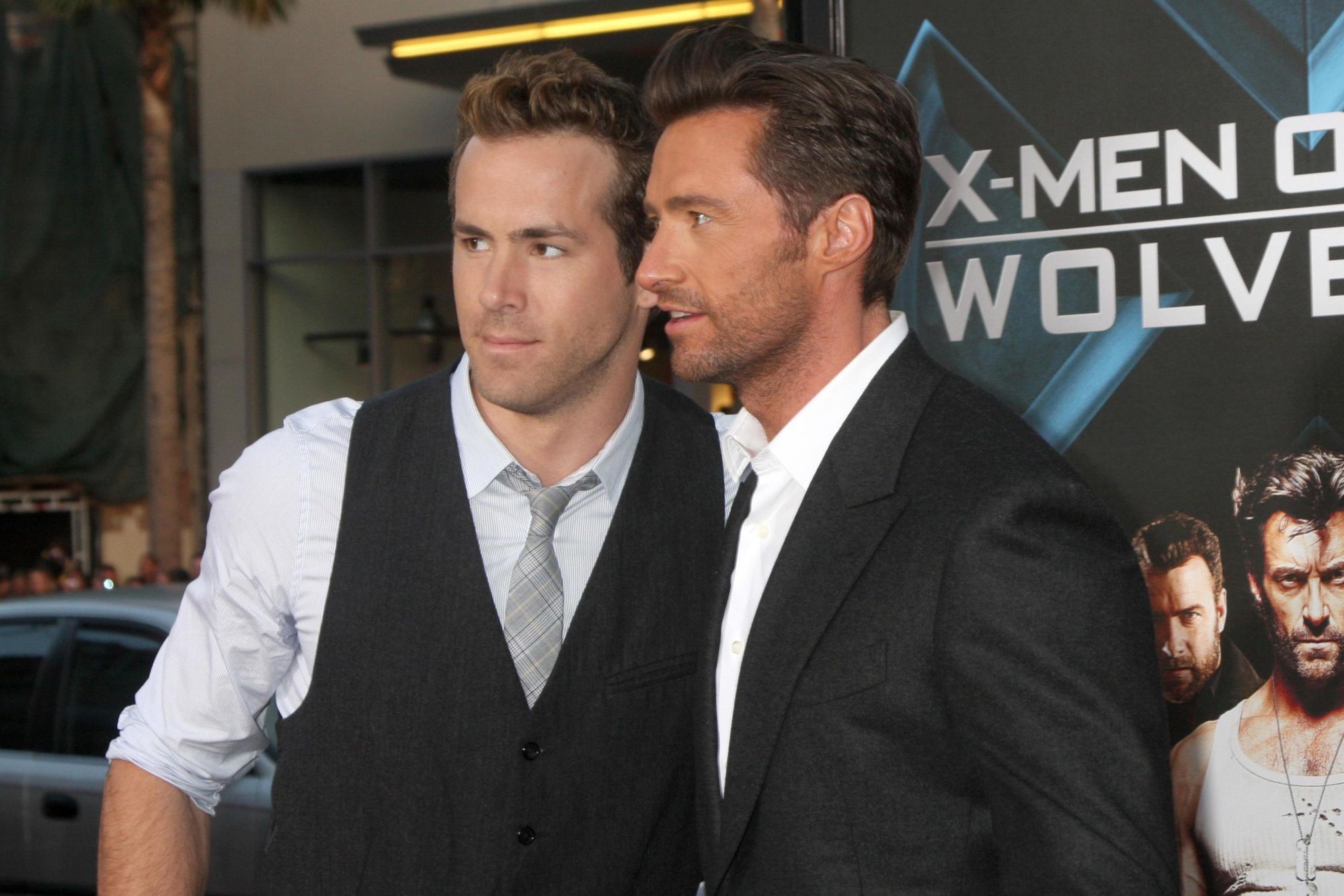 21267261-ryan-reynolds-hugh-jackman-anlander-pa-de-x-men-ursprung-jarv-undersokning-pa-graumans-kinesisk-teater-i-los-angeles-ca-pa-april-28-20092009-gratis-fotona.jpg