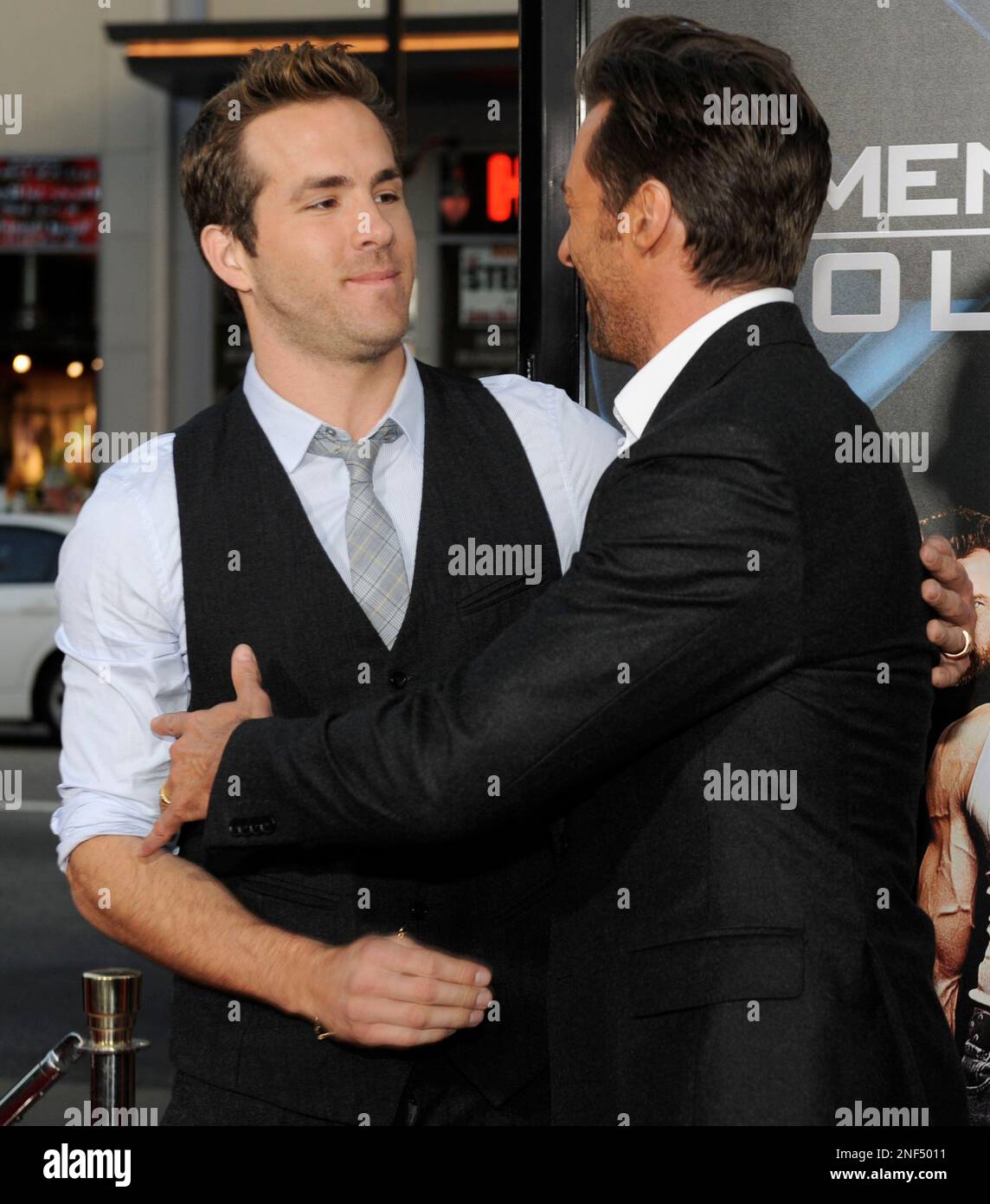 ryan-reynolds-left-and-hugh-jackman-arrive-to-the-x-men-origins-wolverine-screening-on-tuesday-april-28-2009-in-los-angeles-ap-photo-chris-pizzello-2nf5011.jpg