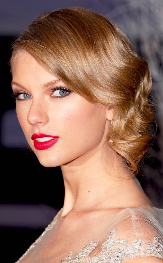 rs_634x1024-131127114923-634.Taylor-Swift-Beauty-Make-Up.jl.112713.jpg